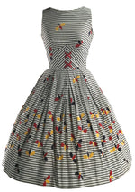 Vintage 1950s Bees Novelty Print Cotton Dress - New!