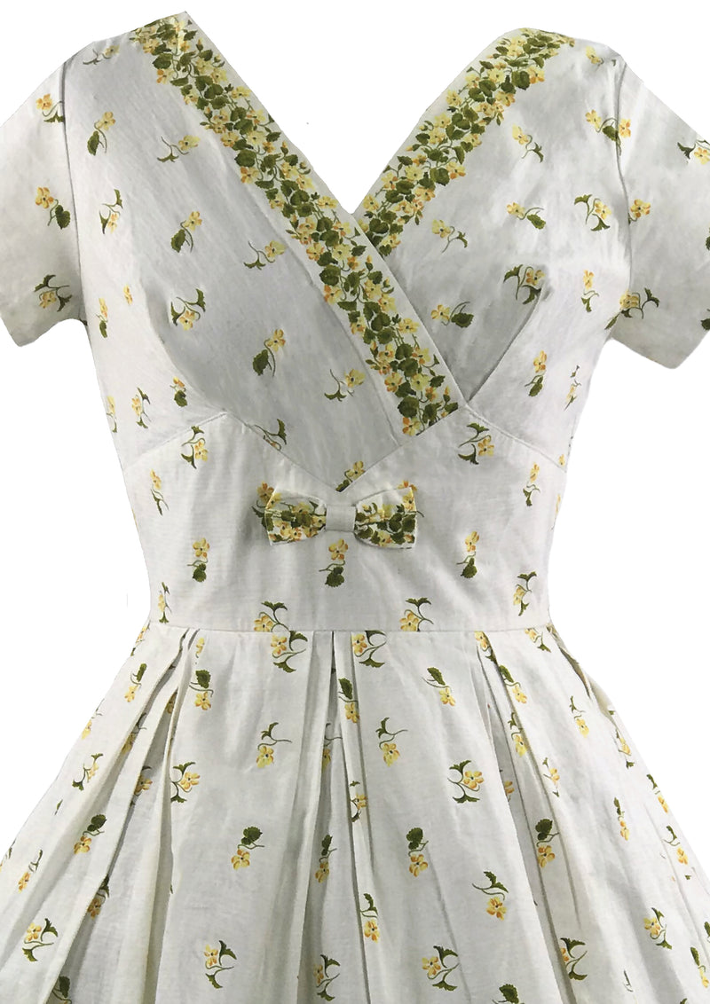 Stunning 1950s White Cotton Floral Border Print Dress- New!