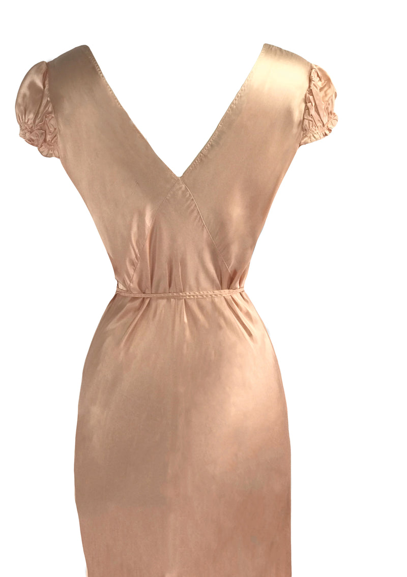 Lovely 1940s Peach Rayon Satin Nightdress- New!