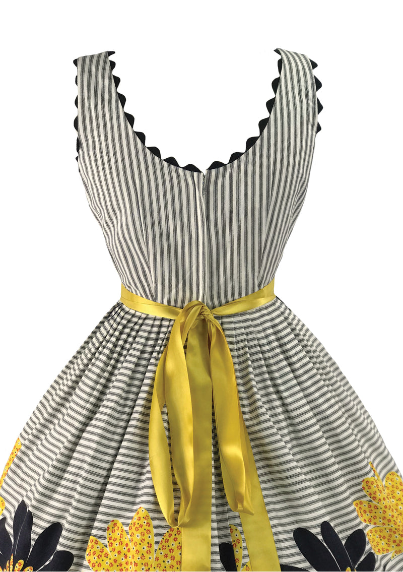 1950s B&W Stripe Sunflower Border Print Dress- New!