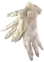 Vintage 1950s Cream Nylon Gloves - New!