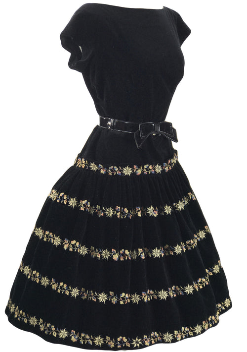 Striking Vintage 1950s Black Velvet Dress - New!